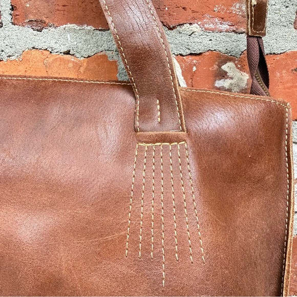 APC Brown Leather Tote Bag – Minimalist Classic Shoulder Handbag - Picture 2 of 14